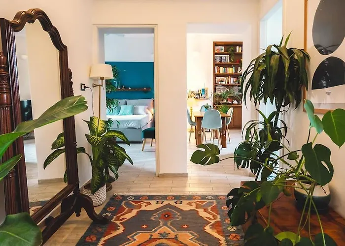 Vaticano/Trastevere Floreal Suite